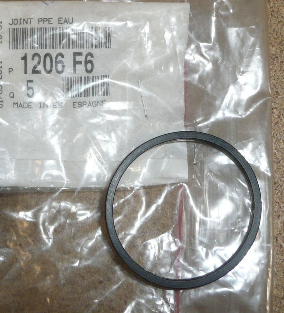 Packning Vattenpump - Citroën C4/C5 II 2.0 16V från Autofrance