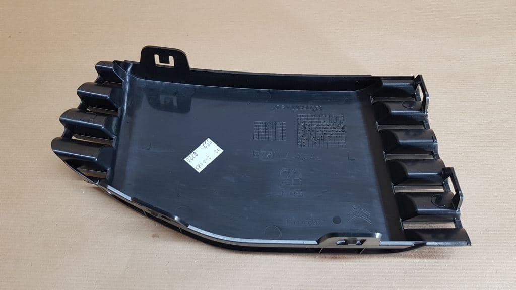 Plugg Stötfångare - Citroën C4 Picasso II, Fram från Autofrance - bild 3