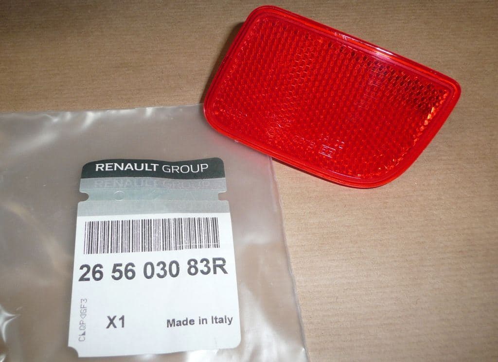 Reflex Stötfångare - Renault Master III, Höger från Autofrance