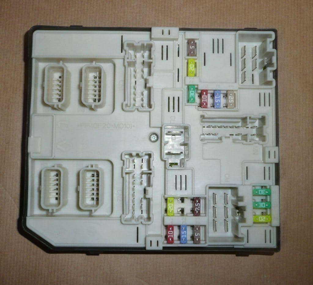Säkringsdosa - Renault Laguna III från Autofrance - bild 2