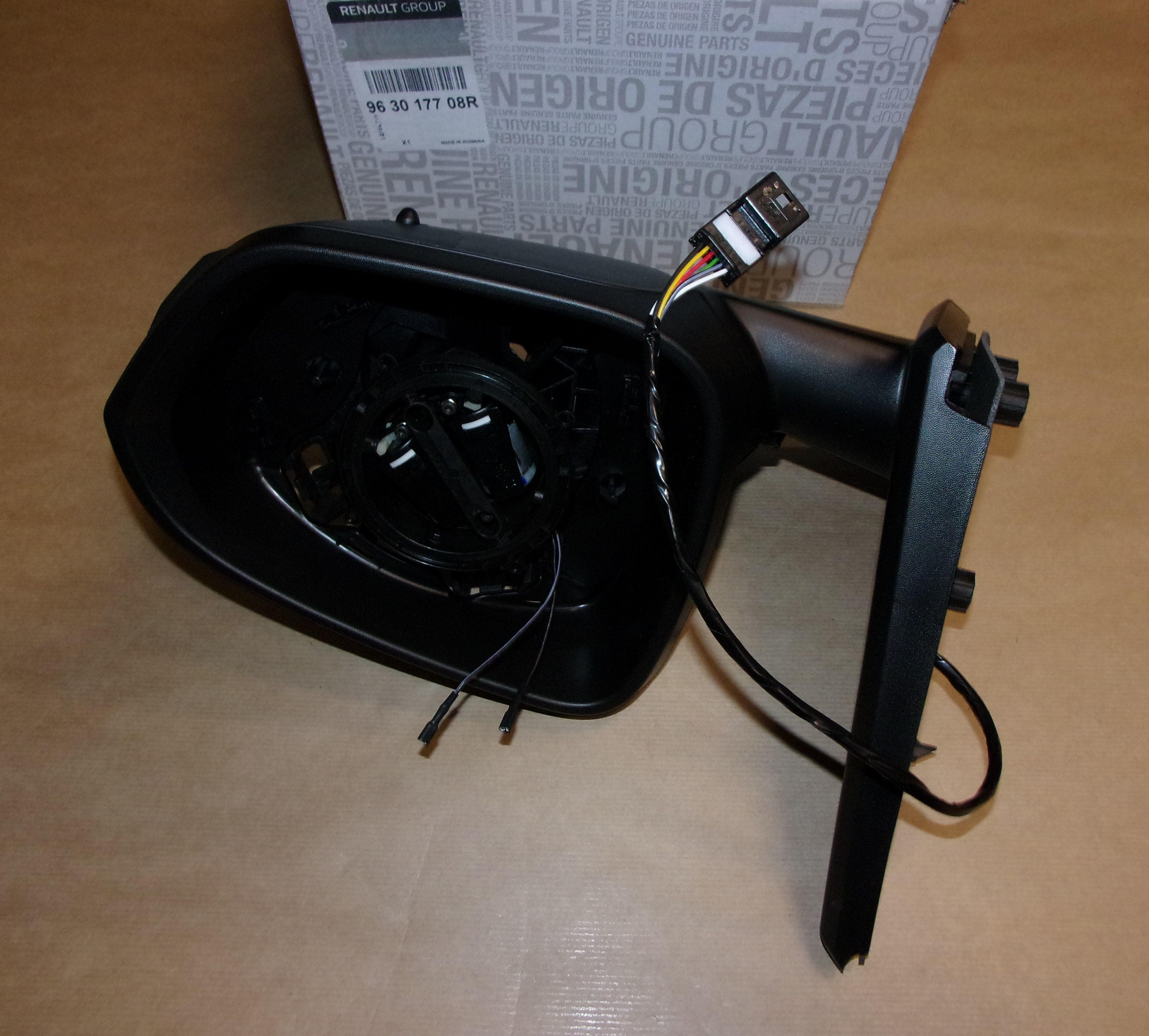 Sidospegel - Dacia Duster II höger från Autofrance