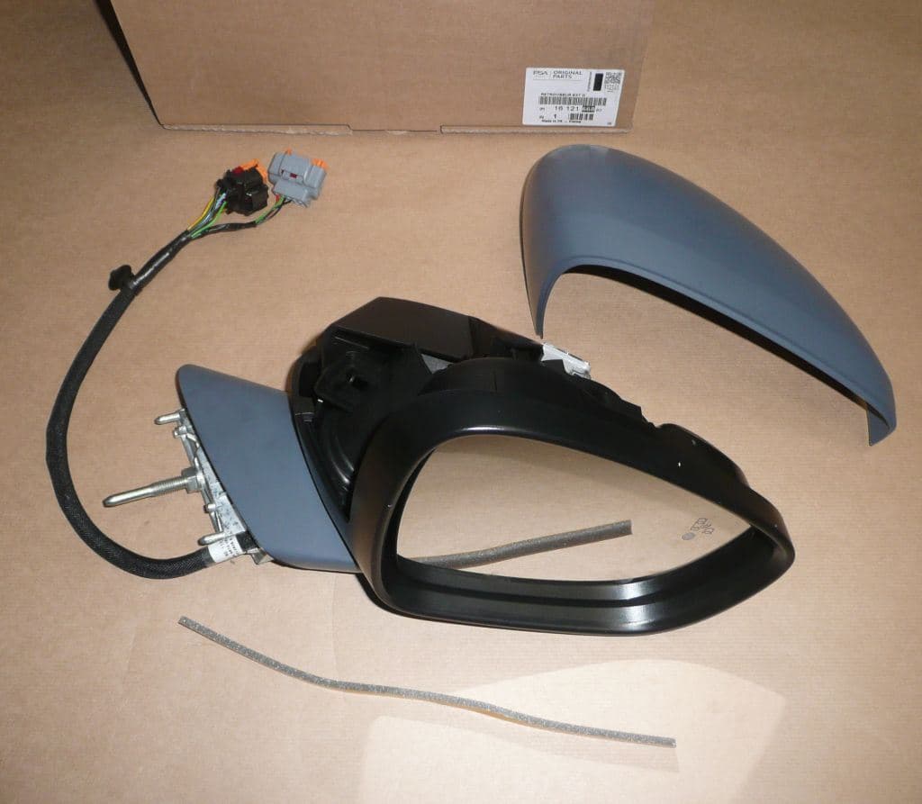 Sidospegel - Peugeot 508 höger från Autofrance