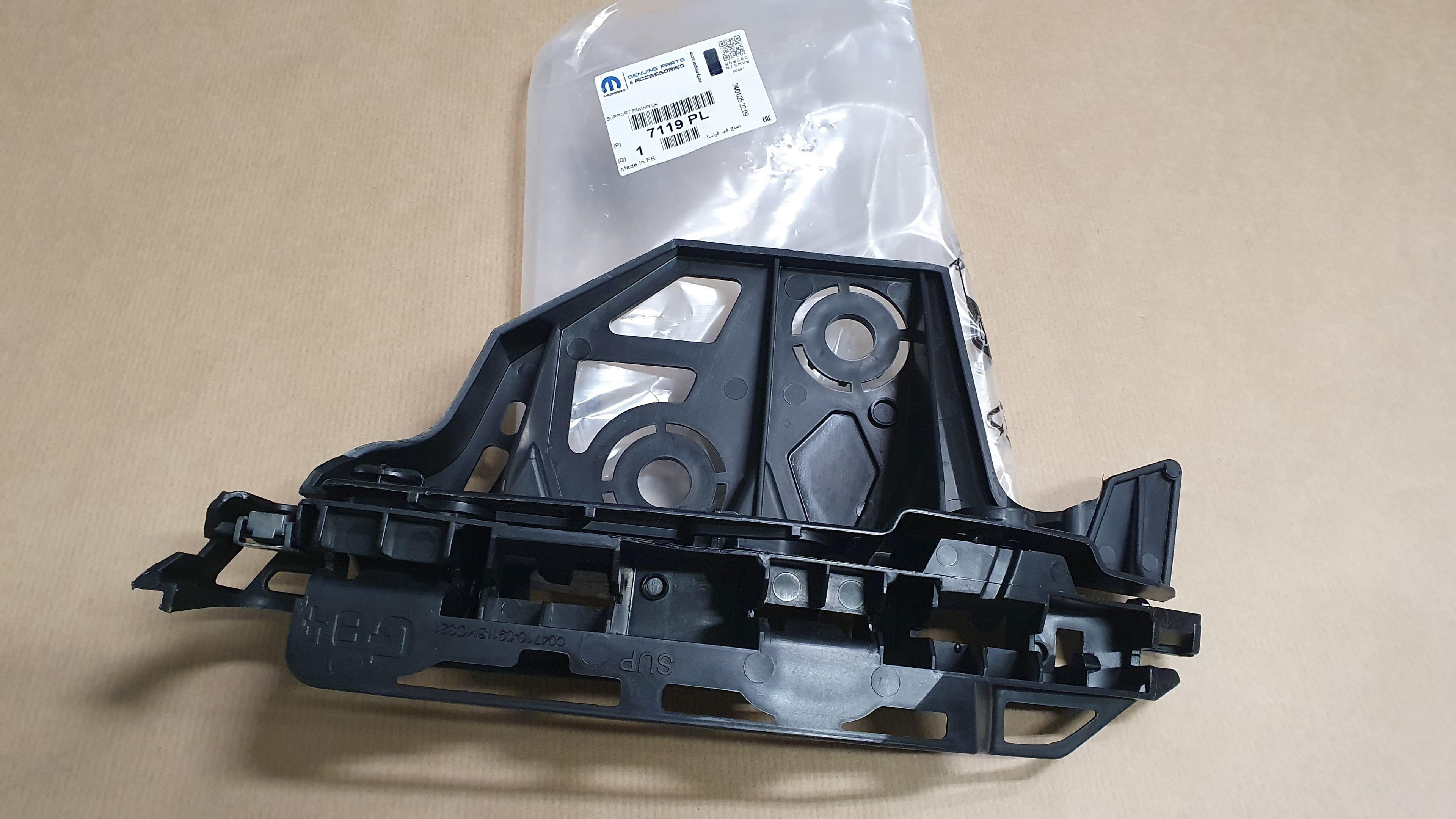 Skärmfäste från Autofrance