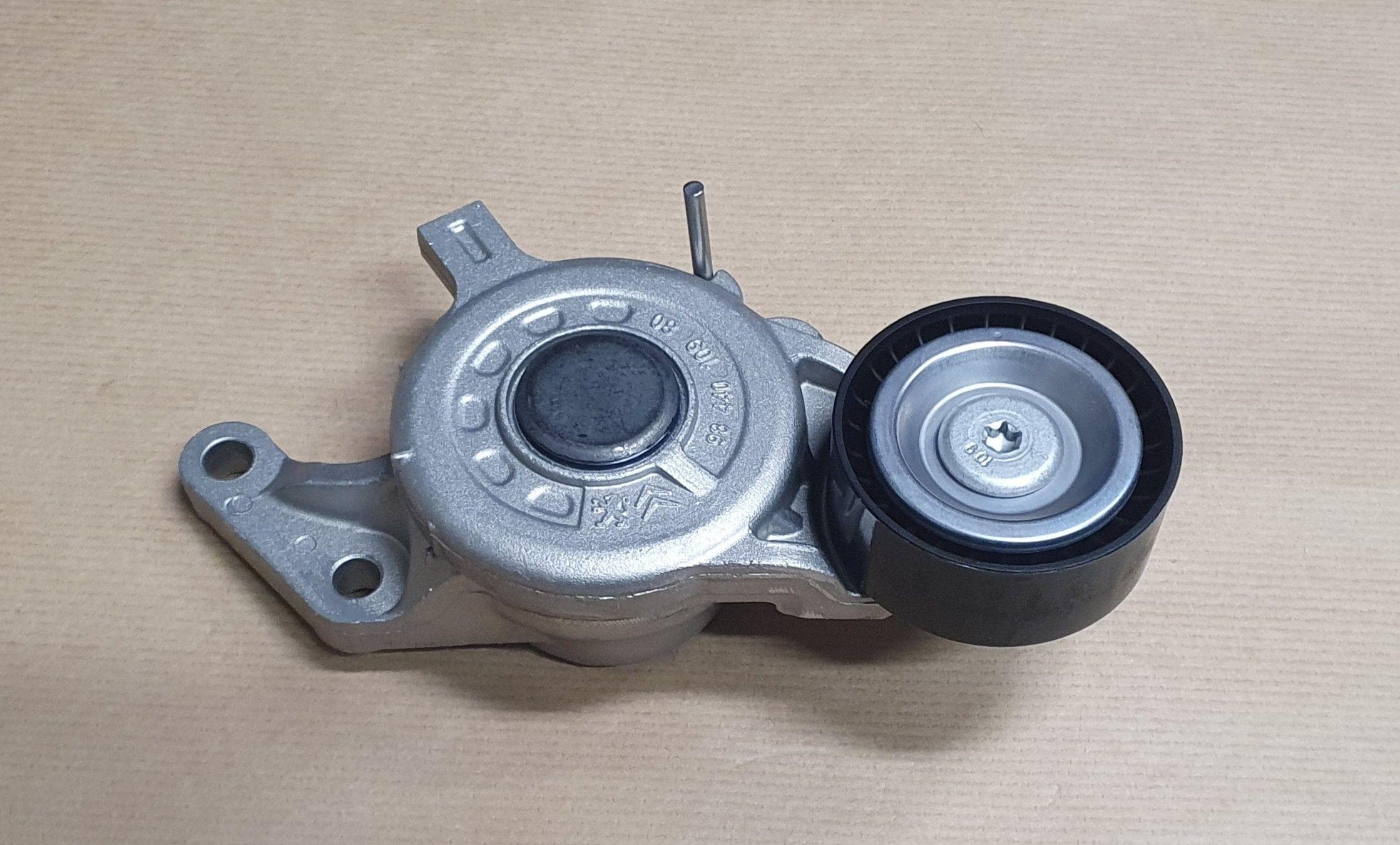 Spännrulle Generator - Citroën C4/C5/P308/508 2.0HDI från Autofrance - bild 2