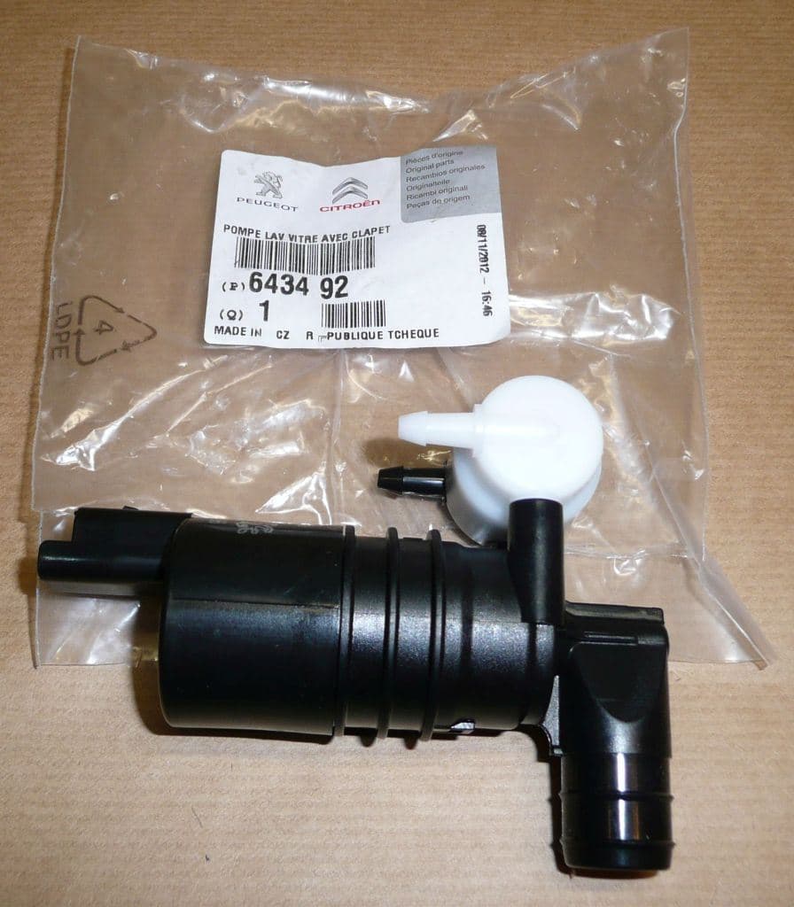 Spolarpump - Citroën C3/C4/C5 P 307/807 från Autofrance