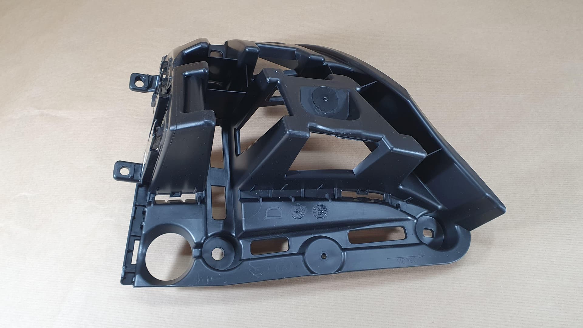 Stötfångarfäste - Citroën C5 Aircross från Autofrance - bild 3