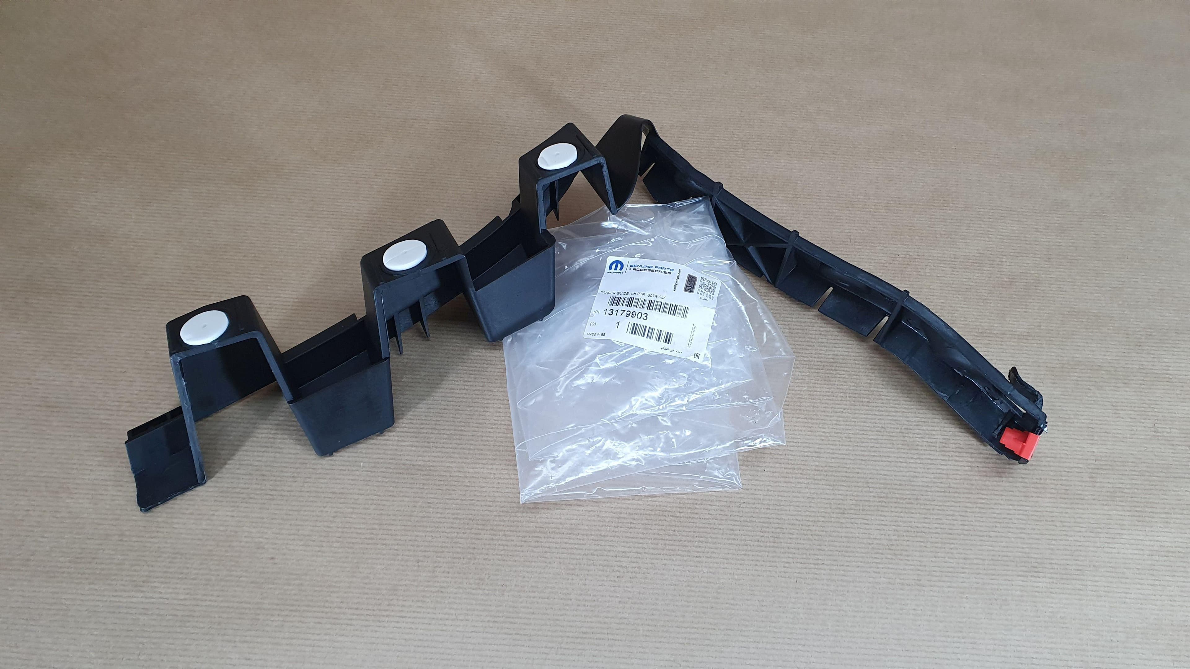 Stötfångarfäste - Opel Corsa D bak, Vänster från Autofrance