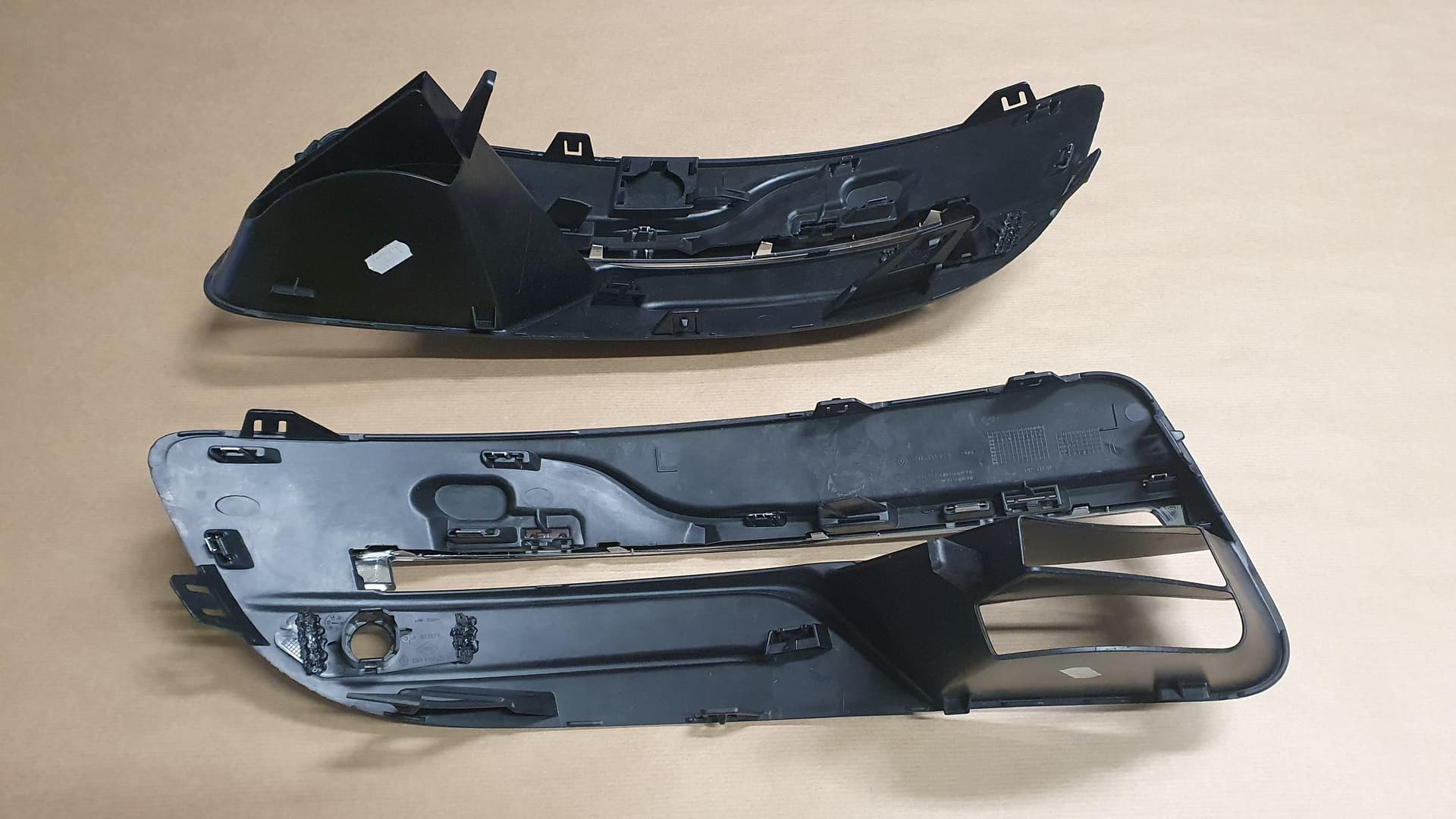 Stötfångargrill - Renault Laguna III Kpl, Fram från Autofrance - bild 2