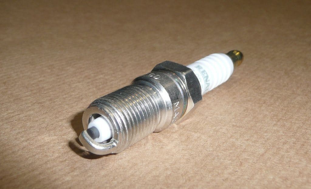 Tändstift - Renault Espace I/II/Safrane/21/25 från Autofrance - bild 3