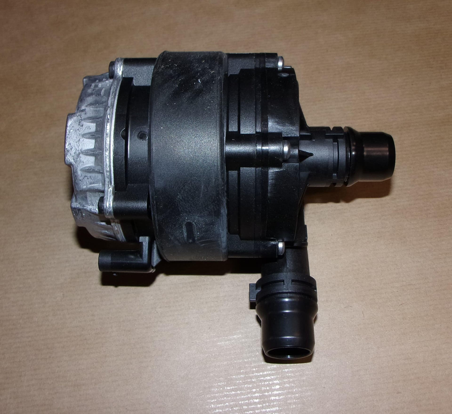 Vattenpump - Peugeot E-208 II från Autofrance - bild 2