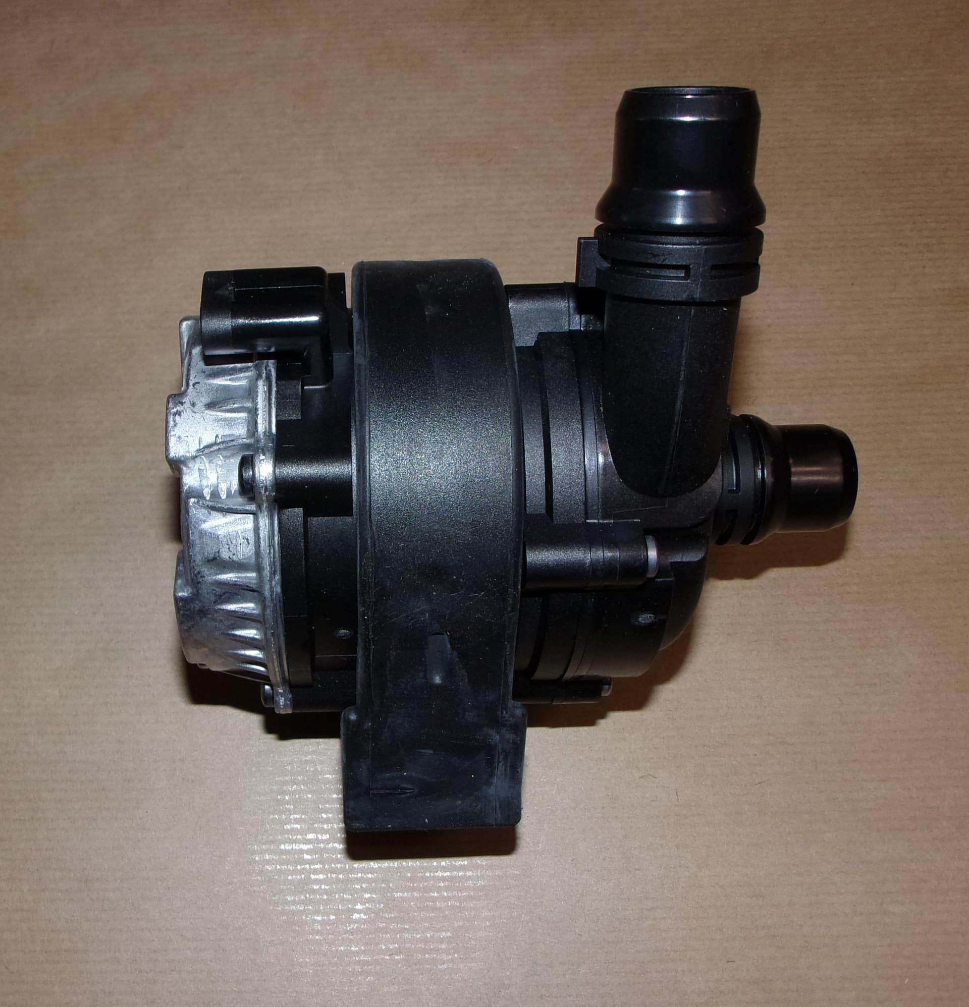 Vattenpump - Peugeot E-208 II från Autofrance - bild 3