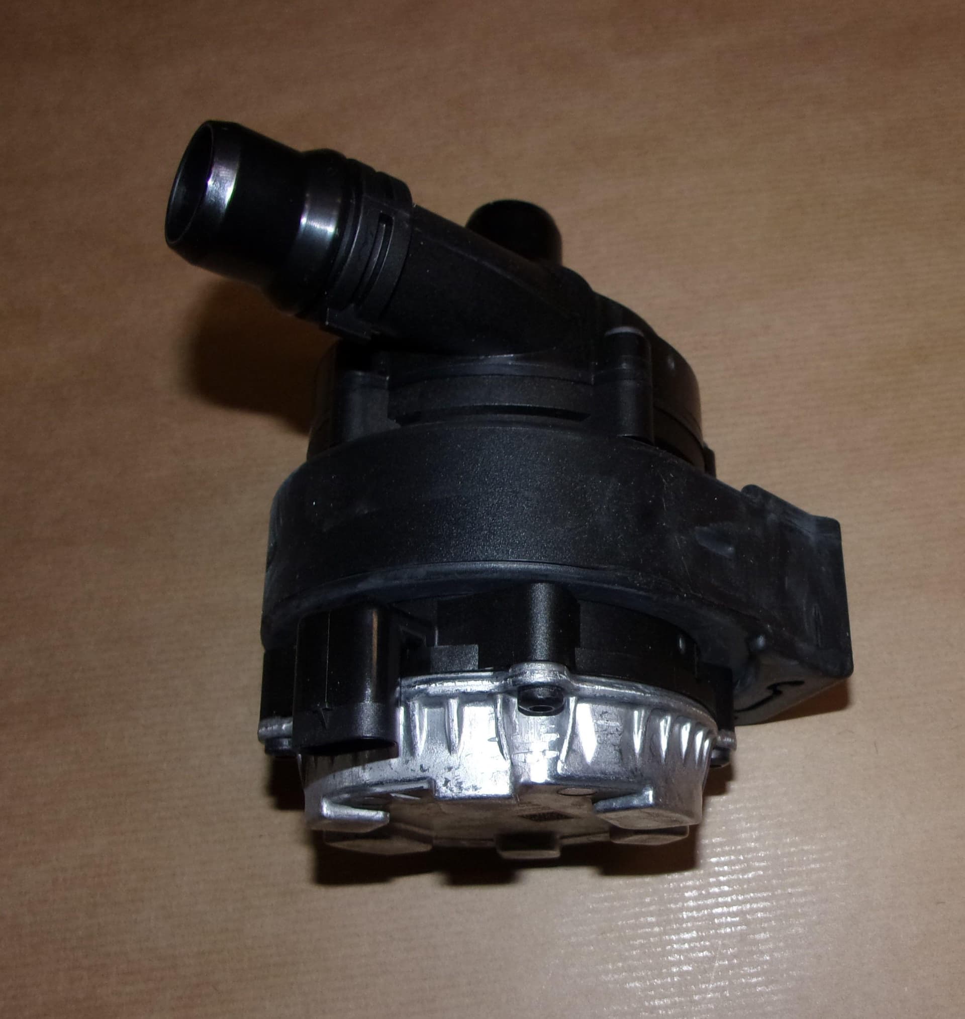 Vattenpump - Peugeot E-208 II från Autofrance - bild 4