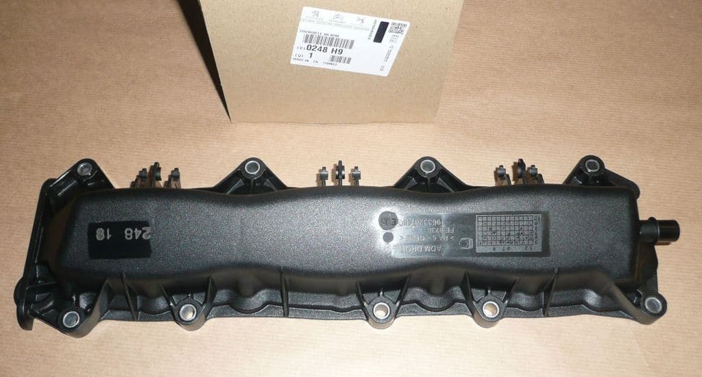 Ventilkåpa - Peugeot 406/407/607 3.0V6 från Autofrance