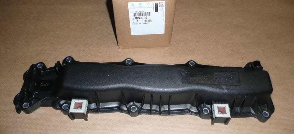 Ventilkåpa - Peugeot 407/607 3.0 V6 från Autofrance