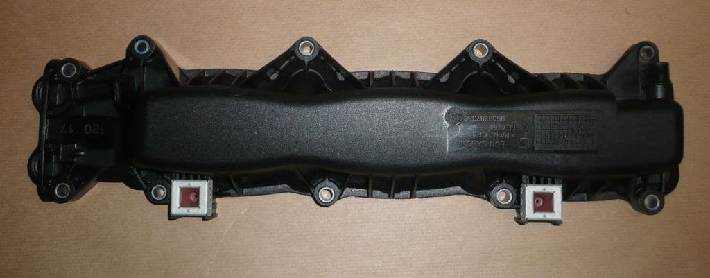 Ventilkåpa - Peugeot 407/607 3.0 V6 från Autofrance - bild 2