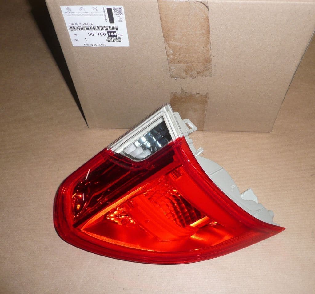 Bakljus - Peugeot 2008 vänster