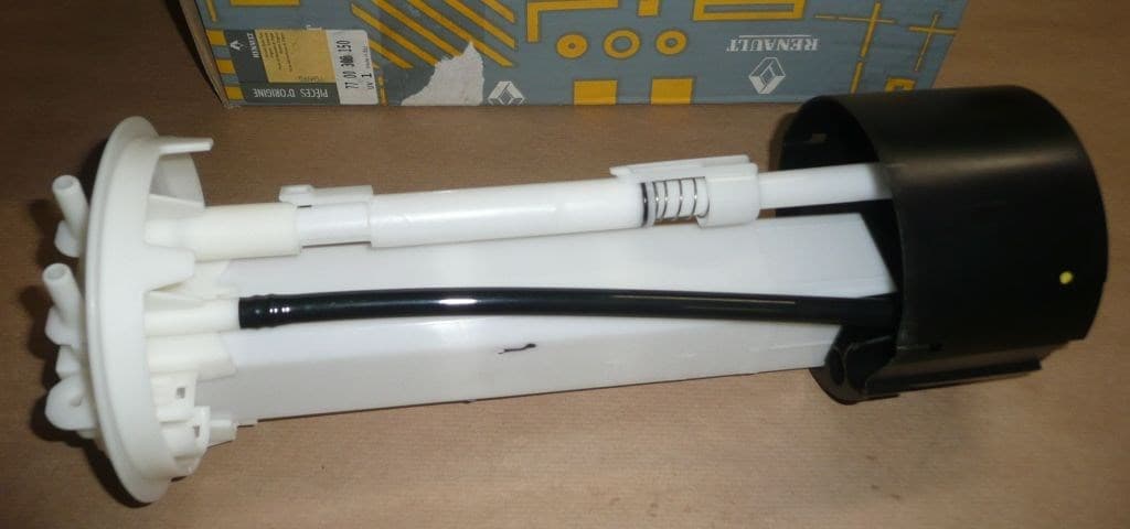 Bränslepump - Renault Master II 2.8DTI