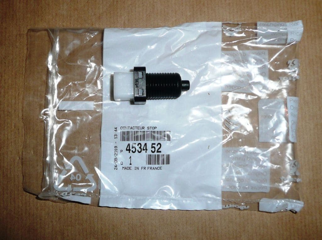 Bromsljusbrytare - Citroën C2/C3/C5/Jumpy/P206 från Autofrance