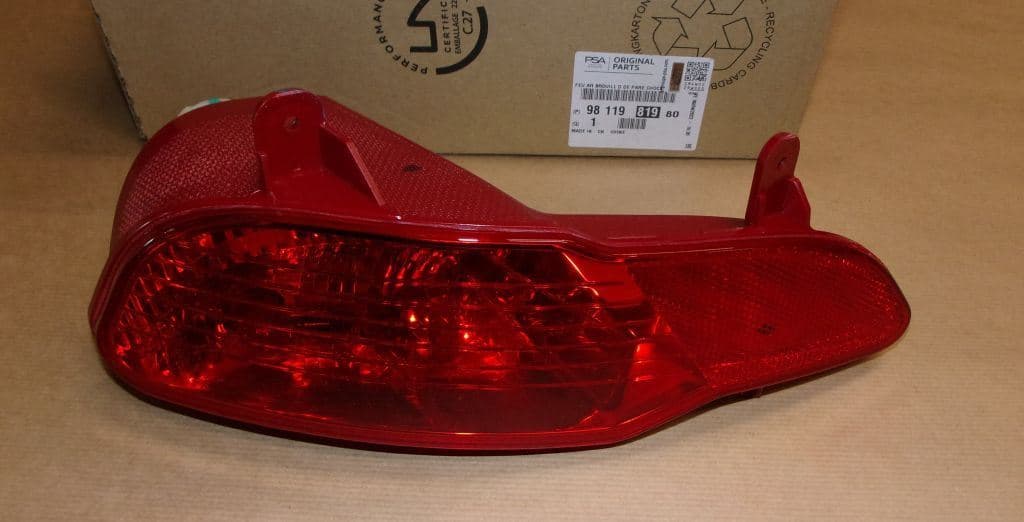 Dimljus - Peugeot 5008 bak höger från Autofrance