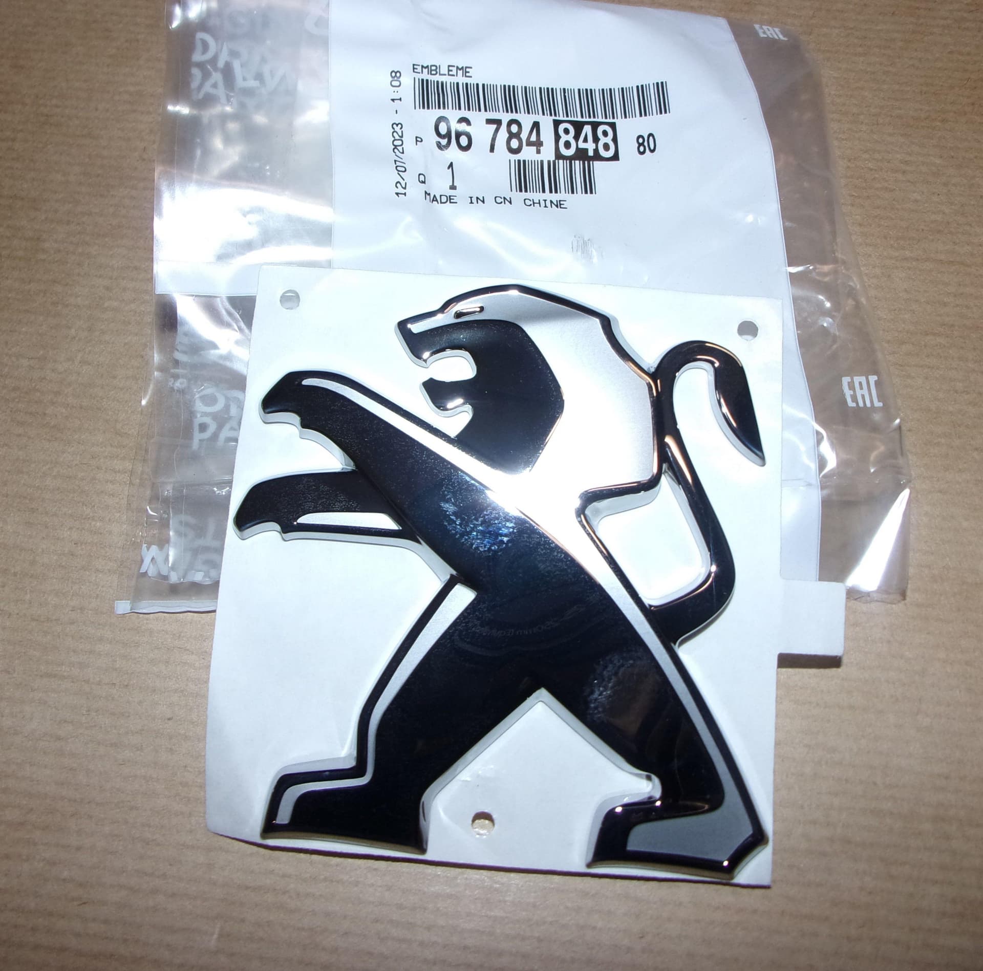 Emblem - Peugeot 301, Fram från Autofrance