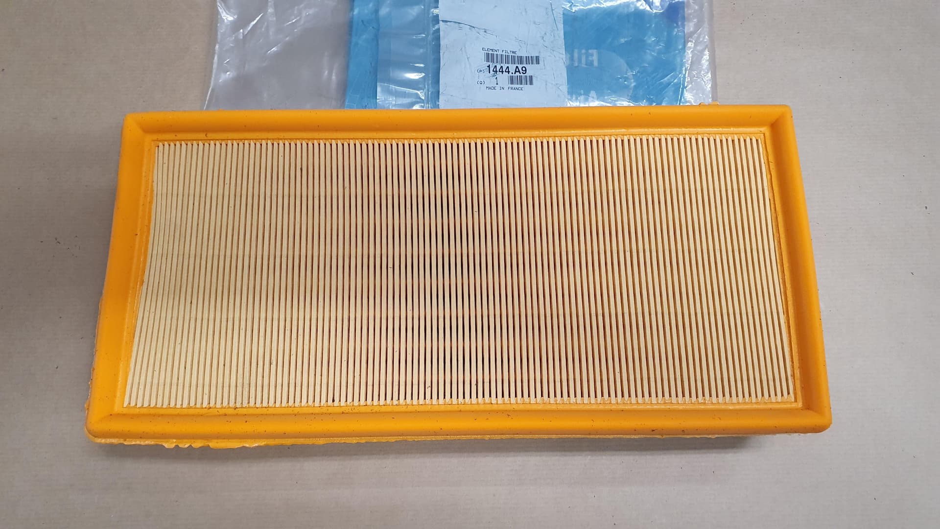 Luftfilter - Peugeot 406/806/807 2.0 Hdi 04.99>