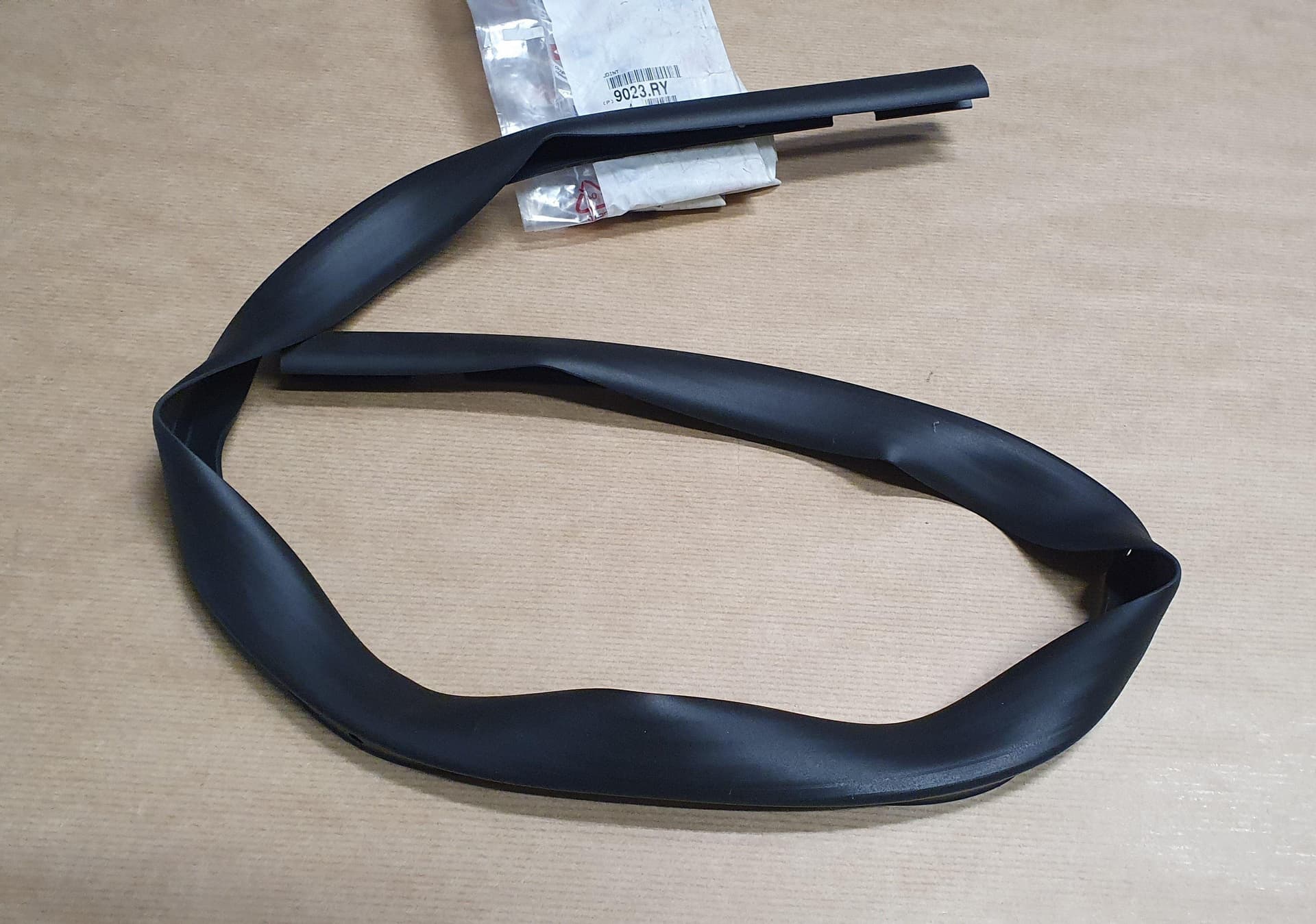 Packning - Tröskel P 1007 vänster från Autofrance