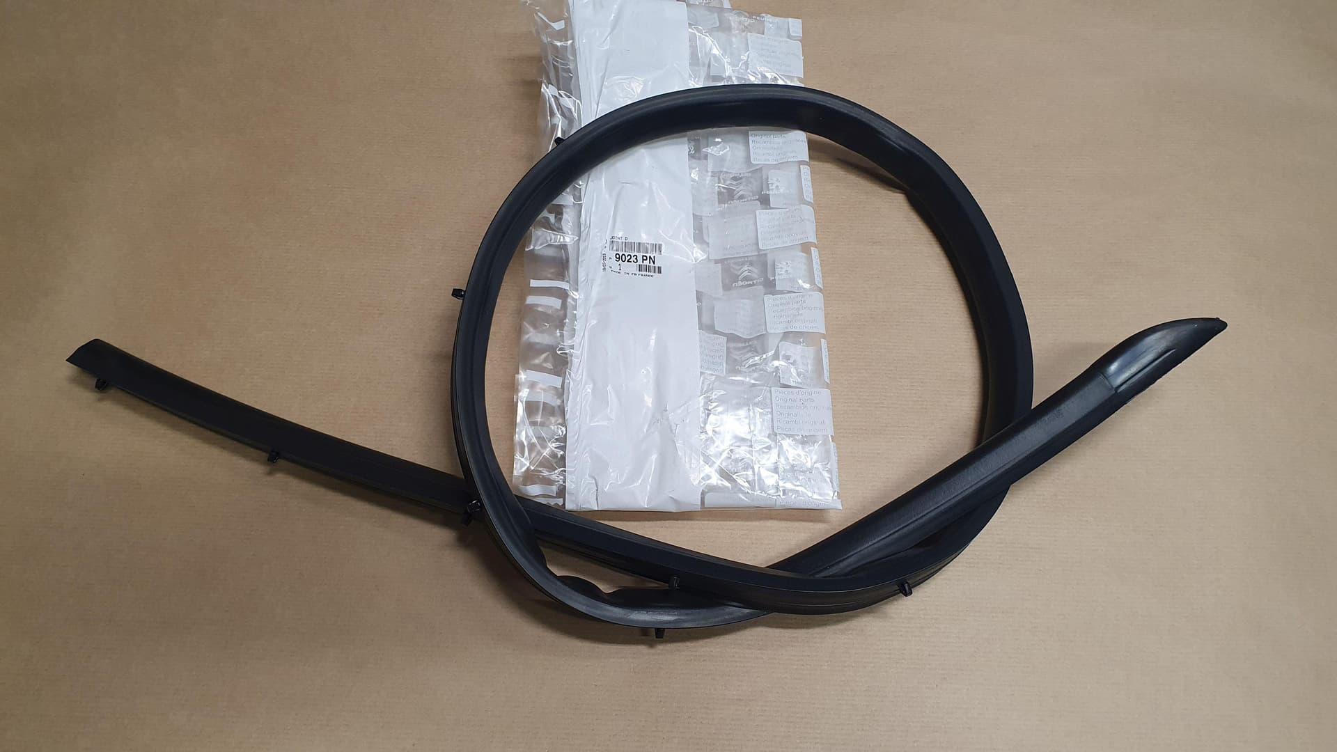 Packning - Tröskel P 307 höger från Autofrance