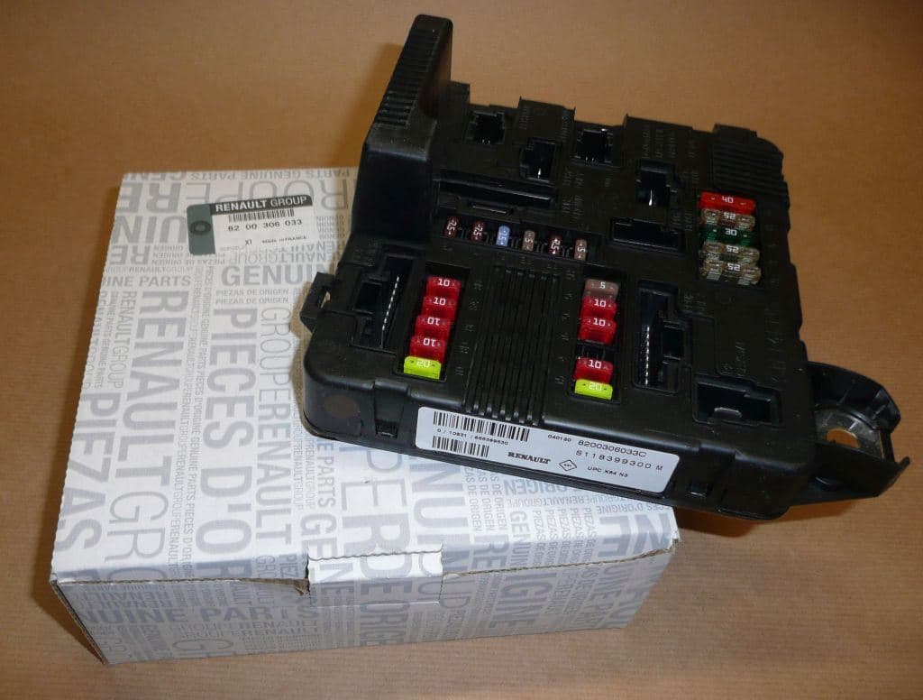 Säkringsdosa - Renault Megane II