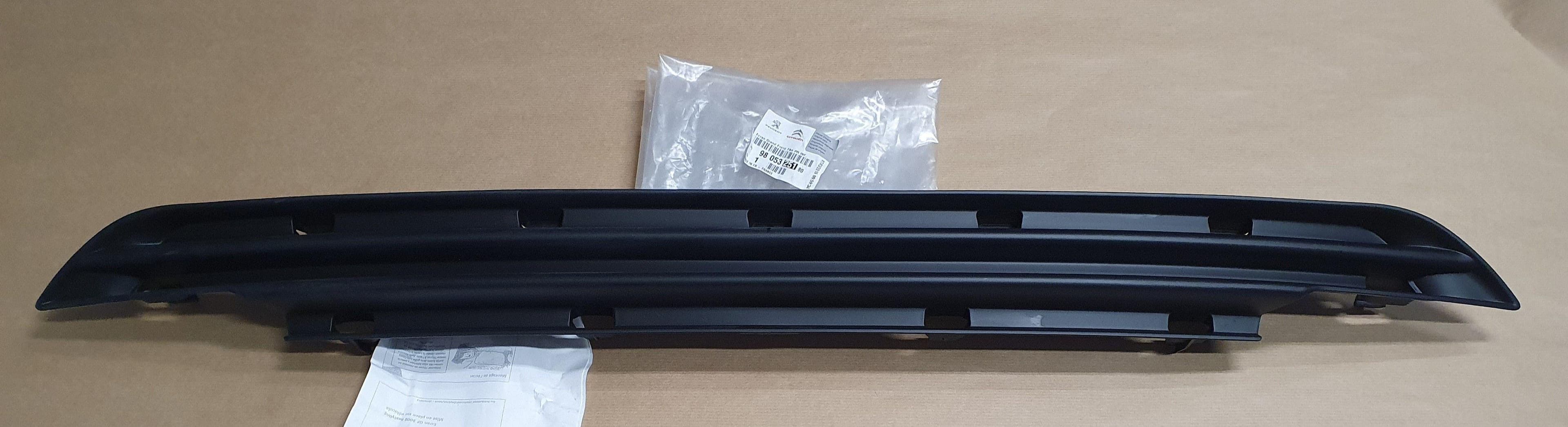 Stötfångarlist - Peugeot 3008, Fram från Autofrance