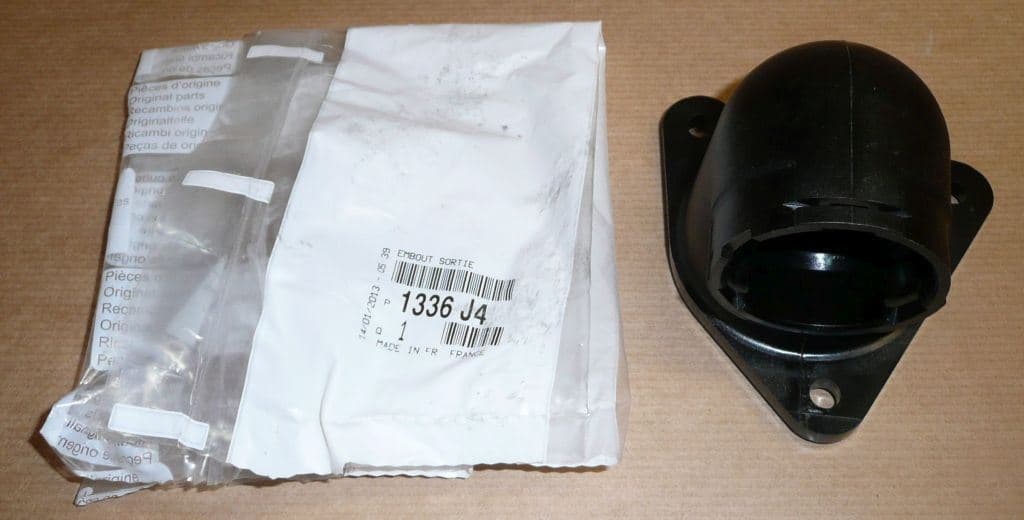 Termostathus - Citroën Xsara/P306 2.0 16V från Autofrance
