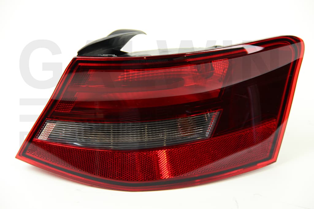 Baklykta yttre, hö, med lamphållare, 3drs — Höger, yttre från Galwin