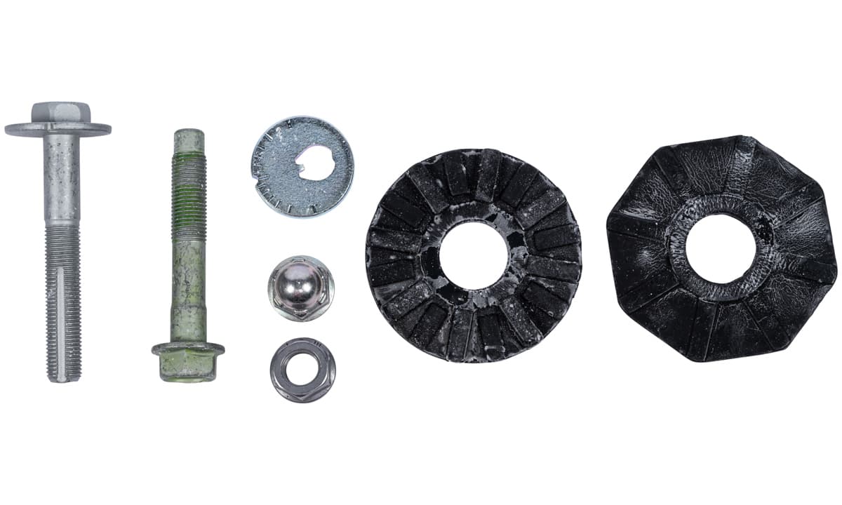 Bultsats för länkarm bak längsgående