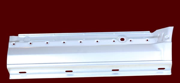 Sidoplåt främför bakhjul hö, för enkelhjul, hjulbas 4489mm — Höger från Galwin