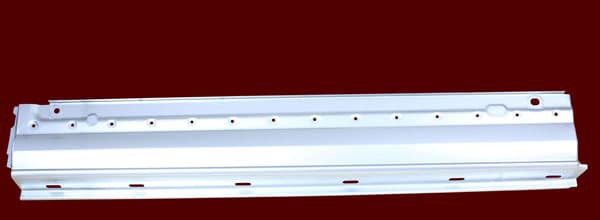 Sidoplåt nedre hö, bakom framdörr, för bil utan skjutdörr — Höger, nedre från Galwin