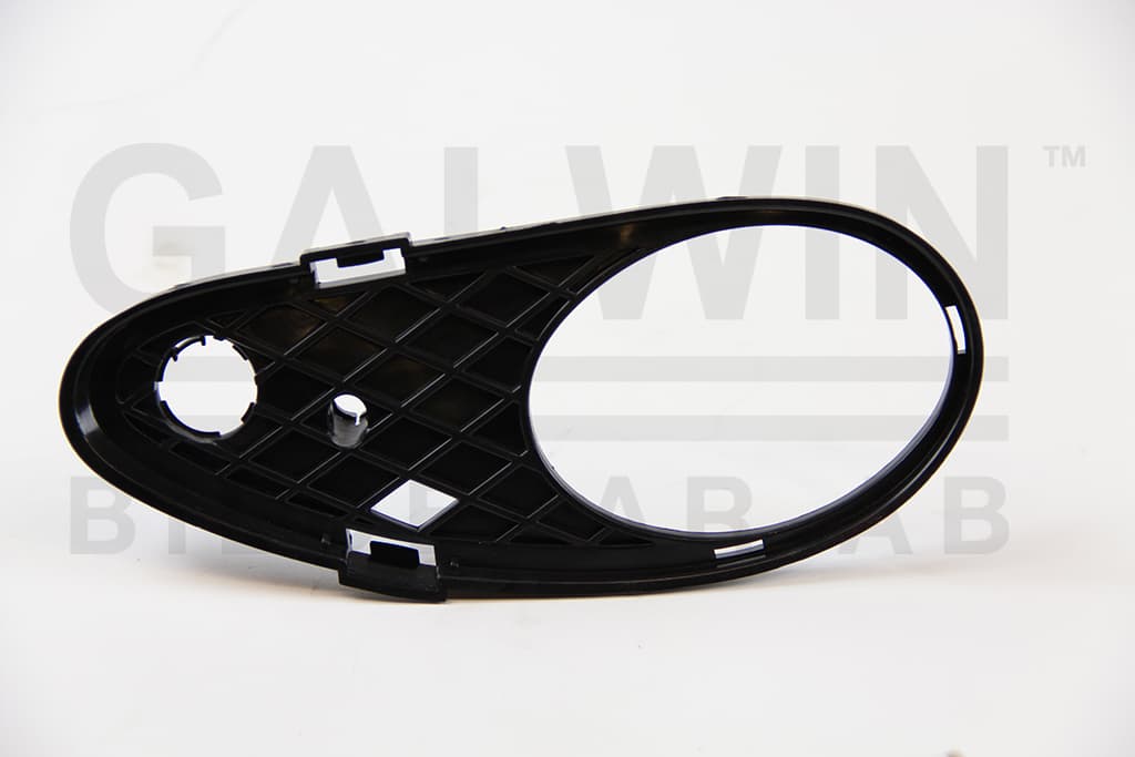 Galler i stötfångare hö -02/2004 med hål för dimljus — Höger från Galwin