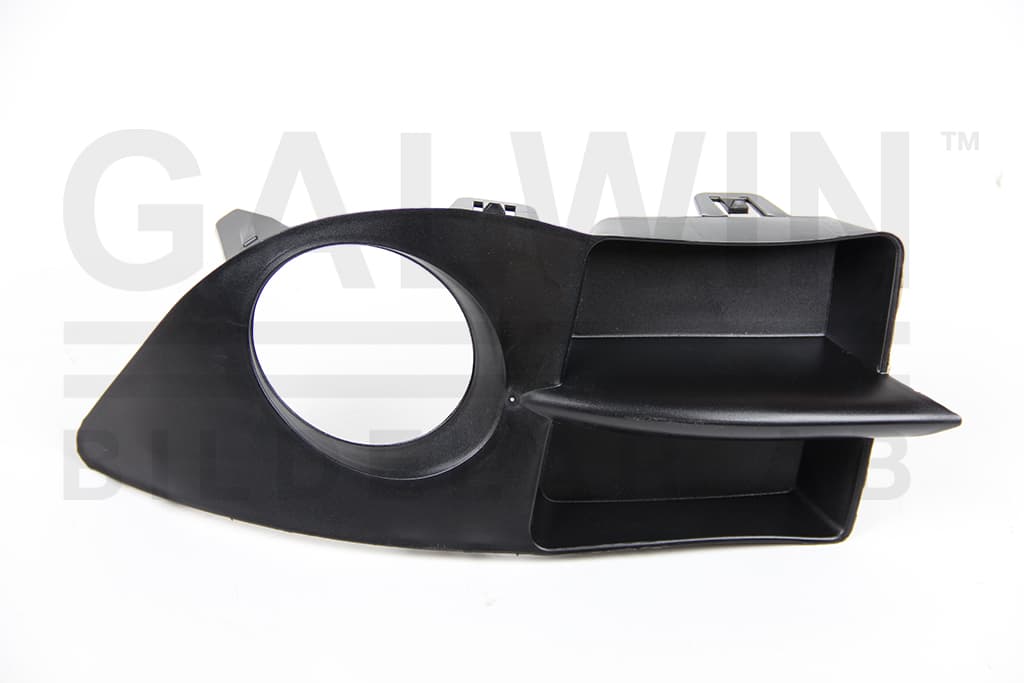 Galler i stötfångare hö med hål för dimljus 11/2006- — Höger från Galwin