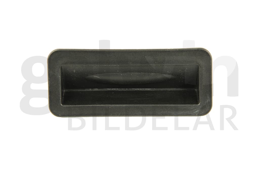 Tryckknapp bakluckeöppning